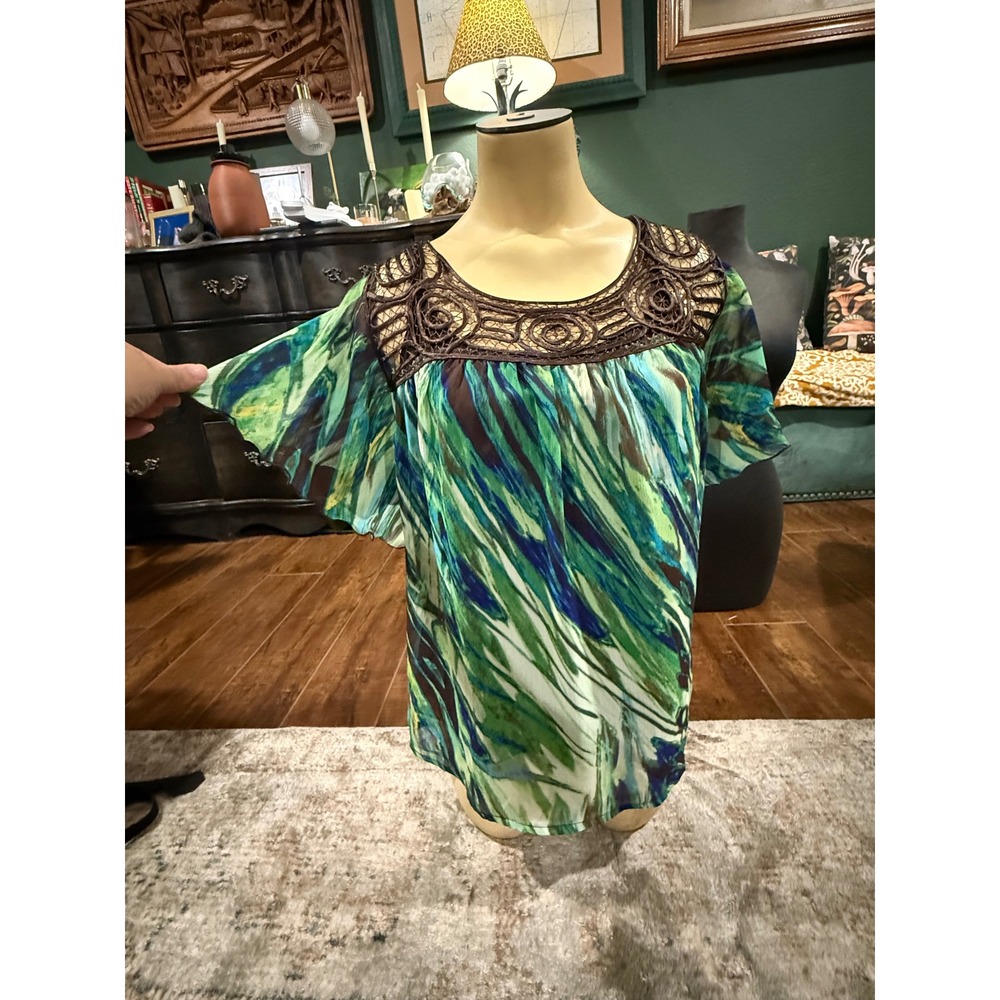 IN Studio Woman Green Blue Abstract Crochet Neck Flutter Sleeve Blouse 1X Top